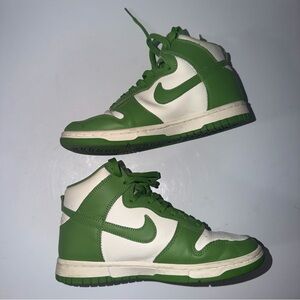 Nike | DD1869-300 Dunk High Green and off White High-Top Sneakers size 7